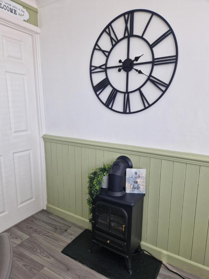 Chalet Ty Lilli Wen Fach Sleeps 6 Kidwelly Exterior foto