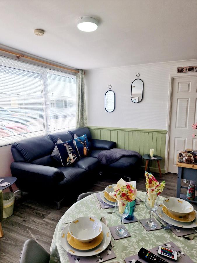 Chalet Ty Lilli Wen Fach Sleeps 6 Kidwelly Exterior foto